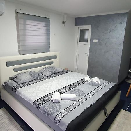 Cozzy Apartment Near The Aiport Podgorica Mitrovici  Exteriör bild