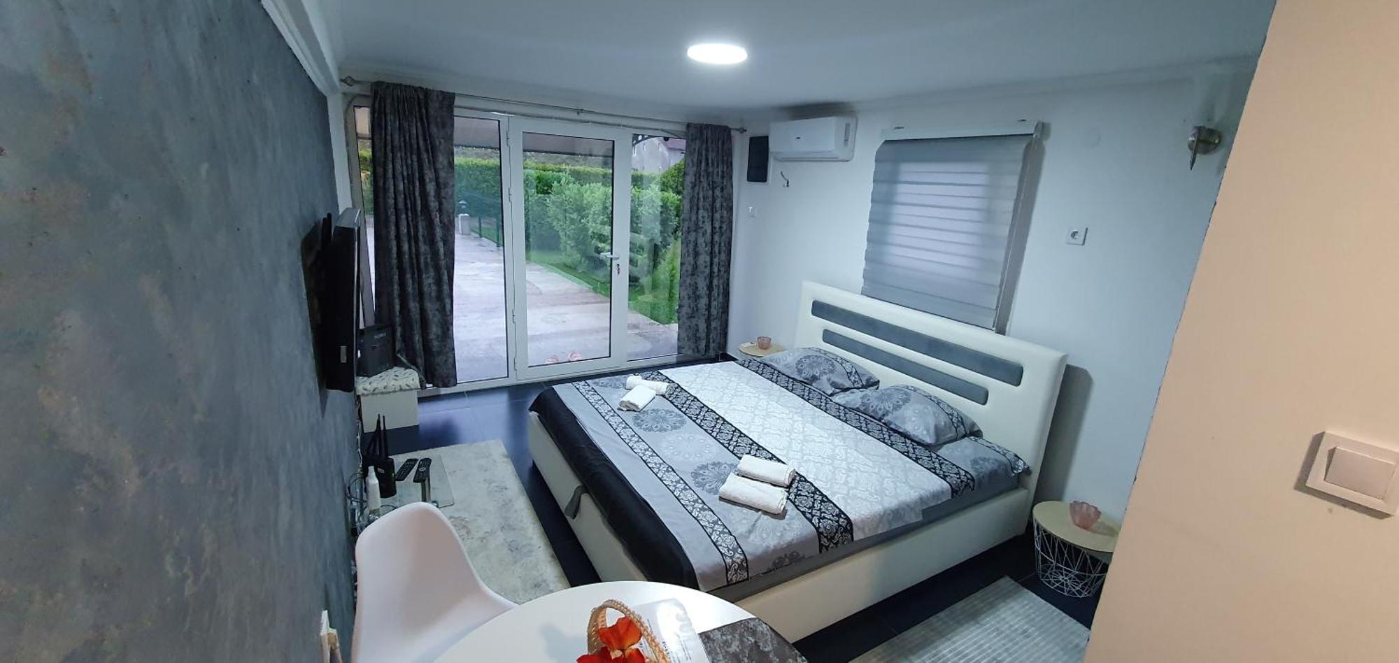 Cozzy Apartment Near The Aiport Podgorica Mitrovici  Exteriör bild